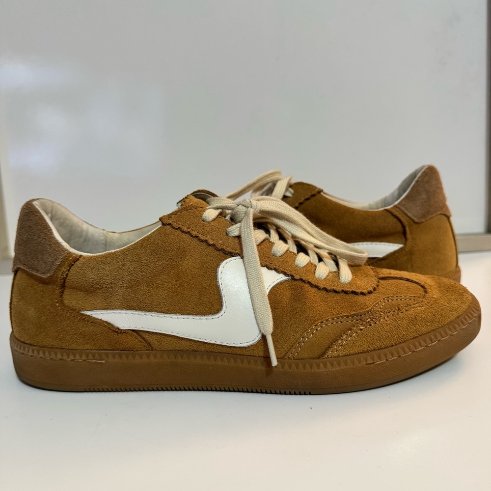 Dolce Vita Tan Leather Insole with Cream Label
